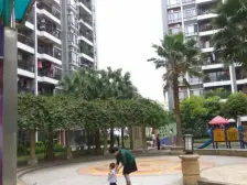 户型方正 装修保养好 带装修 采光好 交通方便 通风好