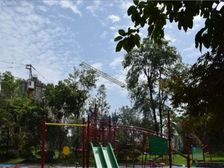 临江别墅,80平私家花园,带车库急售