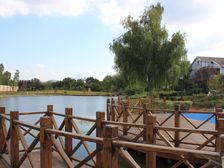 云顶英伦汇楼上楼下共3层 6室4卫 看房方便