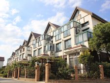 云顶英伦汇~独栋别墅 前后左右都带院子