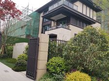 排屋,适合一家人住,独门独户。