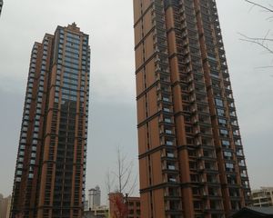 九州北环路上层官邸3室1厅毛坯随时看房