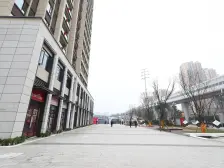 户型方正+轻轨旁+次新小区+安静+楼层好+门口商圈