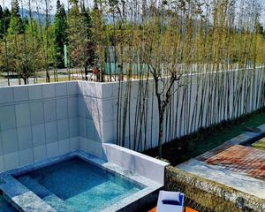 青城鉴山4室2厅东北
