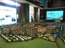 温泉入户70年产权住宅,户型方正。精装修拎包入住