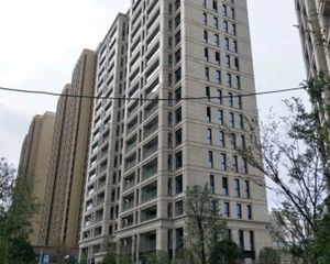 商品房 精装修 107平 3室2厅 南北通透 太阳全天晒