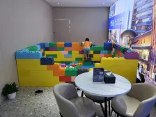 绿地悦滨江 南北通透,采光好 装修好,环镜优美 中间楼层