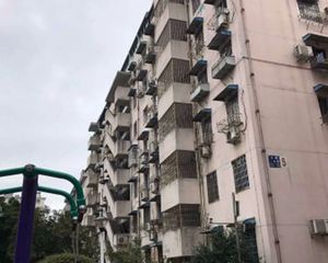 简约装修 拎包入住 房屋格局经典 通透 房东诚心卖