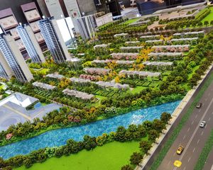 三开间朝南,人车分流,带车位,近秀湖公园