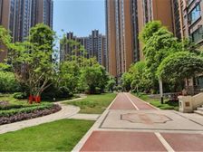 空中跃层出行方便,小区环境好户型方正居住方便舒适