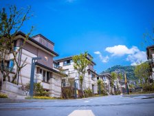 龙洲湾 阳光100阿尔勒一期四房165万