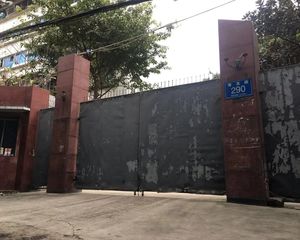 青龙路290号 2室1厅 西