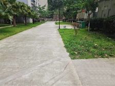 张公桥美食街的电梯两房有证带一个入户花园