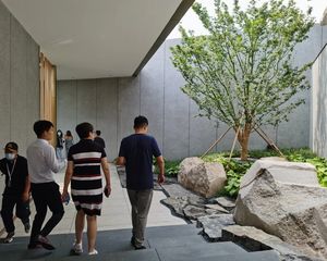 三室 精装修 好楼层 看房方便 可以贷款