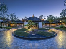 亭台楼阁,一亩荷花池,近华为基地,公园里的家!