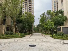 龙洲湾 清能小南海花园四房92万