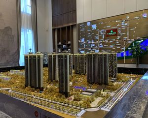 东花坛!次新小区!中层大三室