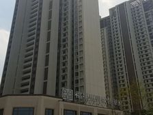 小区环境优美,交通便利毛坯大3房,门口公园散步舒服