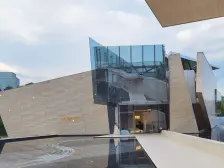 玻璃幕墙大平层,独门独户,板式通透,四房四卫