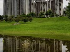 东站商圈3房,4房户型好,毛坯随心装,诚心出售。