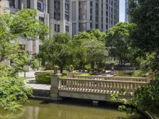 电梯房,大两房,交通便利,近商圈,房型正气,得房率高