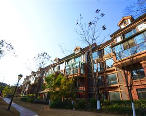 城投.伊顿小镇3室2厅南北