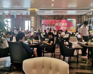 爱江园精装修洋房位置好三房朝南随时看房