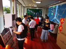 此房是商品房,两居室户型,一楼适合老人居住。