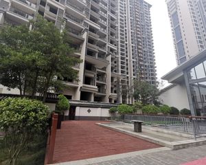 万隆清华坊5室2厅南