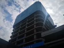 地铁口,次新小区,纯毛坯新房大三室