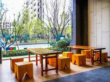 正规大四房,物业服务好,小区住家舒适,出行方便