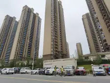 万科理想城,带部分家电,采光好,还带院子