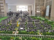 湖畔下叠别墅 三个车位 院子300平米 负一180平 有钥匙