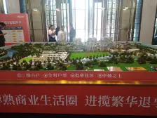 朝小区中庭景观,交通便利,生活配套施舍齐全