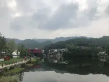 海兰湖叠上好房。带两个大露台,一览湖山景色