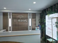 次新小区,近轻轨站,一站到万达广场,门口菜市场