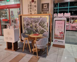 敏捷·云锦4室2厅西南