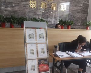 赛罕区银都福邸,次新小区,前排采光好