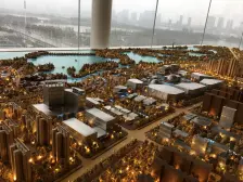 进入小区需要人脸识别,也可以刷卡进入,采光户型好