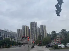 巴南万达旁,次新小区,中间楼层,业主诚心出售。