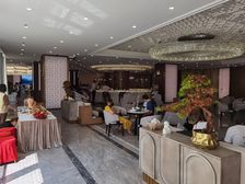 富基云山湖境 临深花园 面对黄牛铺水库 风景一览无余