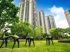 花海旁精装三房、家具家电齐全、即买即住