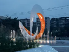 2km西站 门口公交换乘2站到西站,住家安静