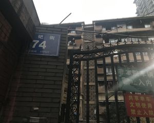 镋钯街74号院 1室1厅 东