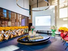 东港洋房带大花园,一楼下跃户型,小区一共两套。