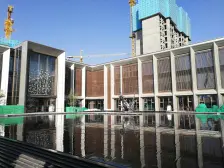 小区物业及环境都比较好,房屋精装修,可直接拎包入住