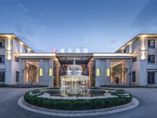 生态半岛头牌双拼别墅带600多平花园4个车位无遮挡