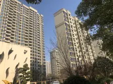 次新房 精装修 产权车位 满二年