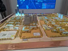 北边次卧不算在房本面积,全屋定制精装修,有子母车位