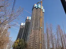 二七万达旁,次新小区 两梯四户三室 纯南户全天采光